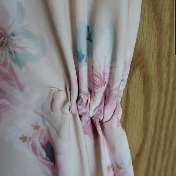 💫3/$30💫NWOT Floral Dress - Picture 3 of 3